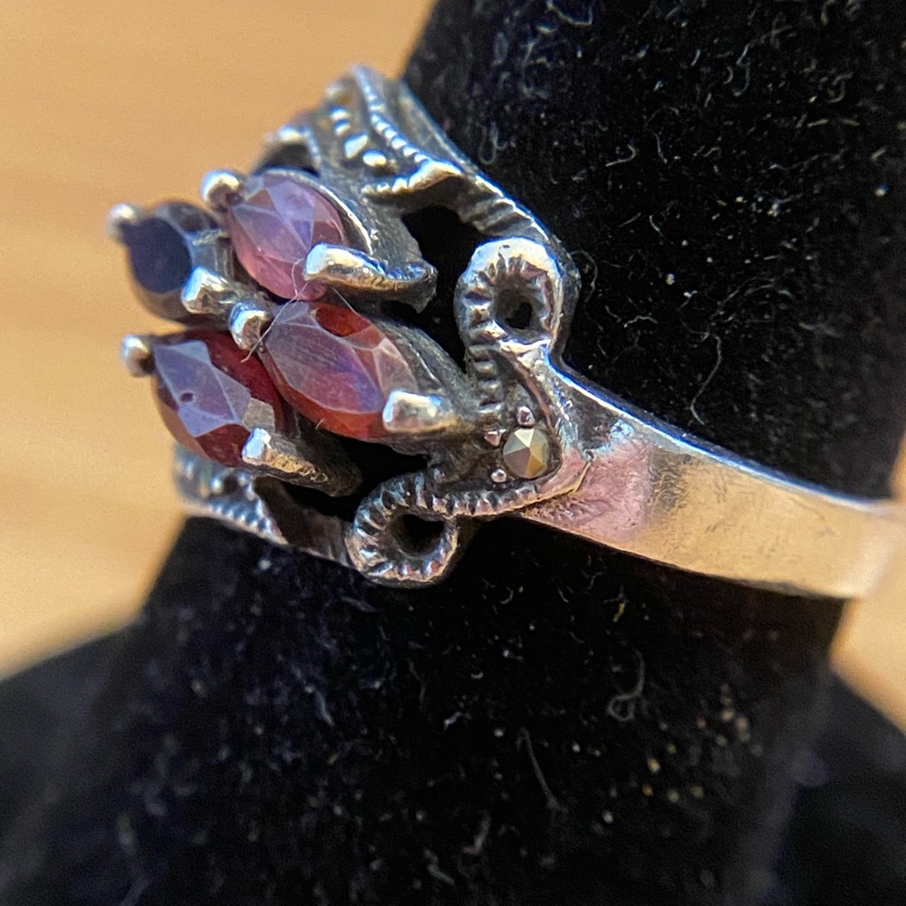 Vintage garnet & marcasite 925 sterling silver ring - Picture 7 of 11